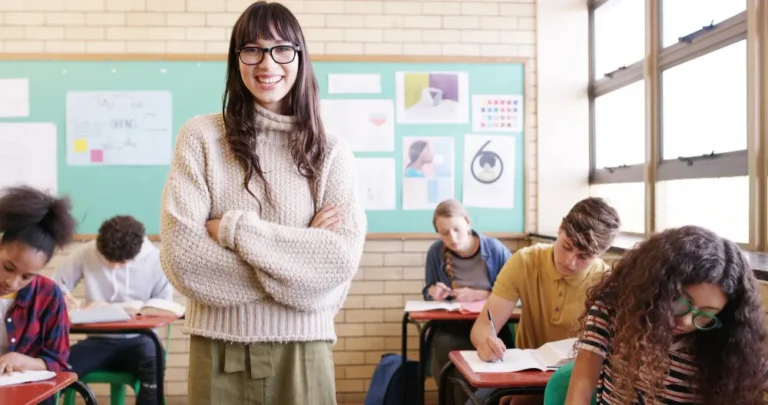 Cómo ser profesor de Secundaria en España: requisitos, máster y oposiciones
