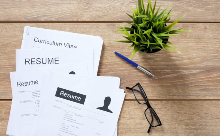 Pasos para crear tu currículum con un CV Maker