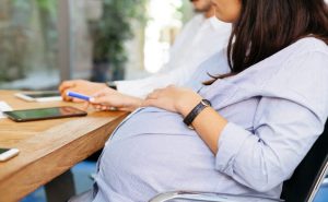 pasos comunicar embarazo a la empresa